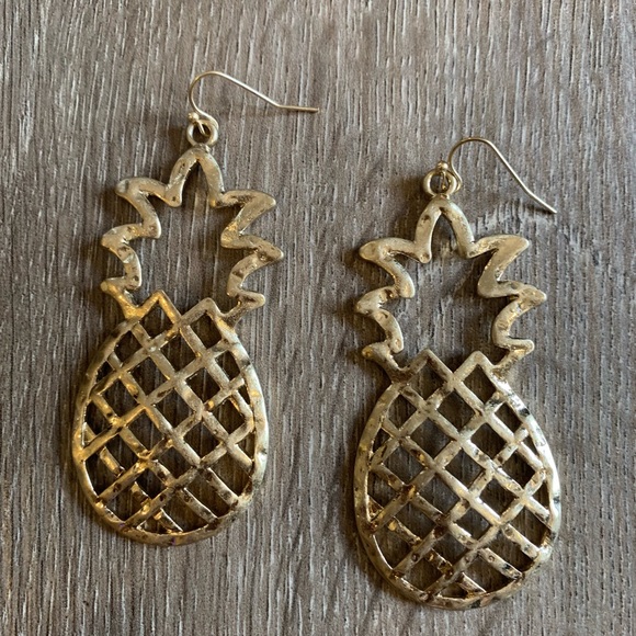 Pineapple ๐ Earrings - Picture 1 of 4